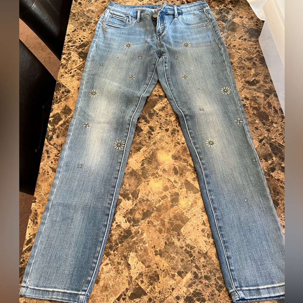 New York & Company Light Blue Embellished Straight Leg Jeans